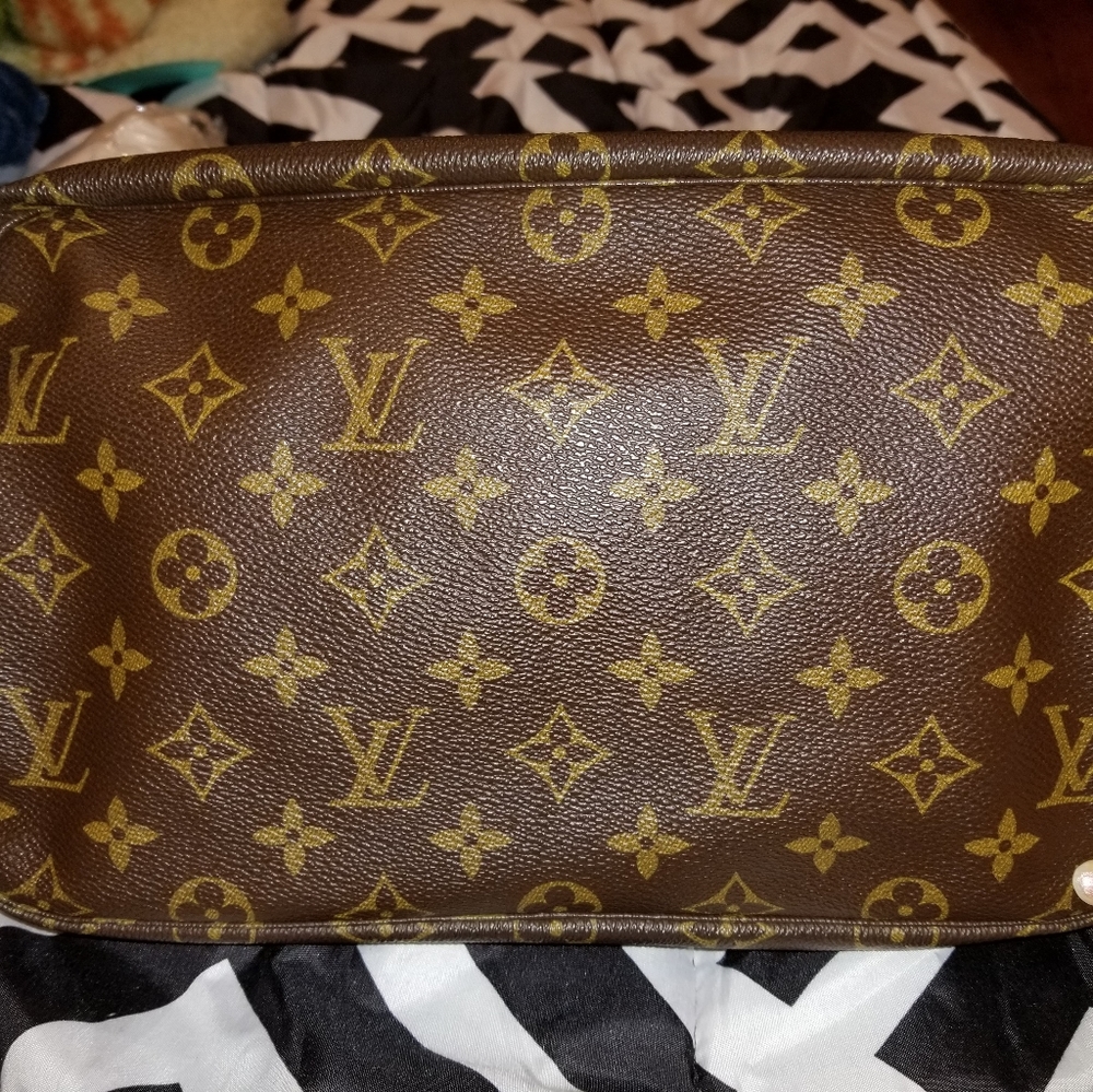 Louis Vuitton Trousse 28